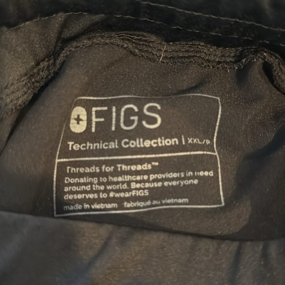 All black figs set with popular petal sleeve top - Picture 5 of 5